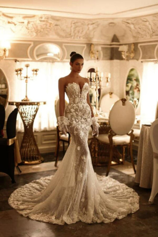 Beautiful Strapless V-Neck Sleeveless Appliques Lace Column Chapel Train Wedding Dress