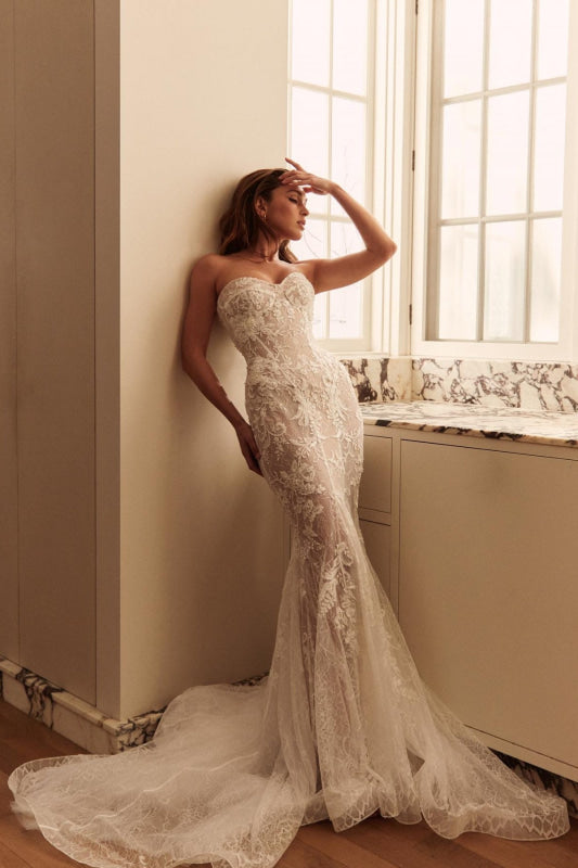 Beautiful Sweetheart Sleeveless Appliques Lace Mermaid Wedding Dress