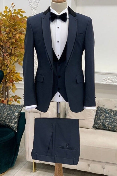 Augus Classic Navy Blue Notched Lapel Three Pieces Business Suits