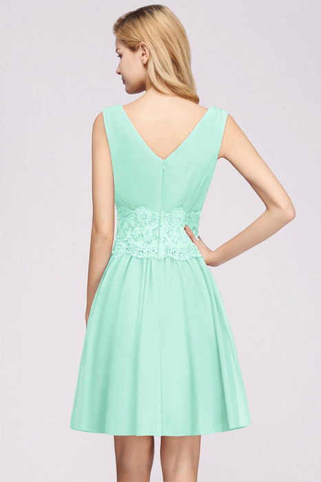 Bridelily Pretty V-Neck Short Sleeveless Lace Bridesmaid Dresses Online