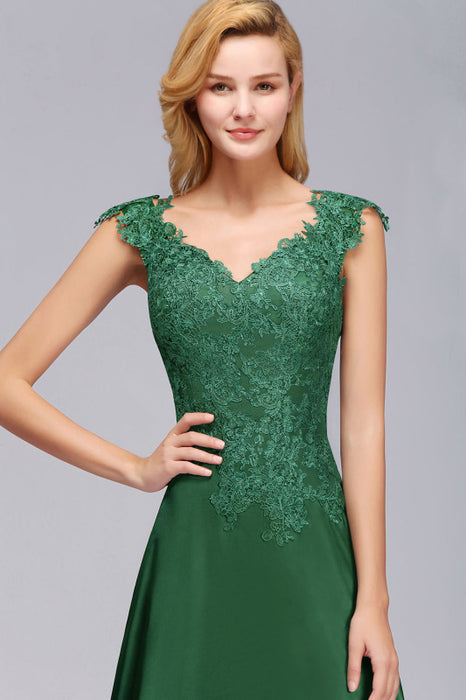 Bridelily Elegant V-Neck Dark Green Lace Bridesmaid Dresses with Front-Slit