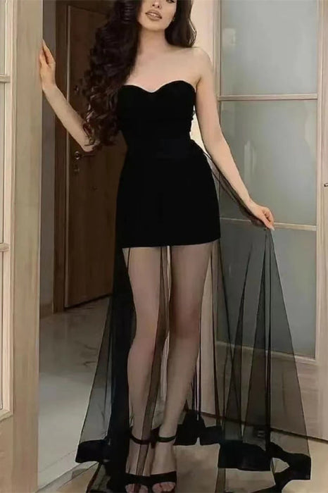 Glamorous Black Tulle Strapless Mini Prom Dress with Sweetheart Neckline