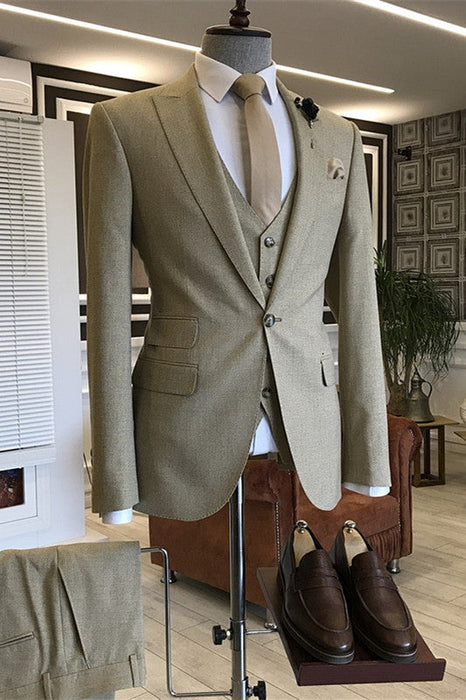 Drew Modern Light Khaki Peaked Lapel Three Pieces Business Suits