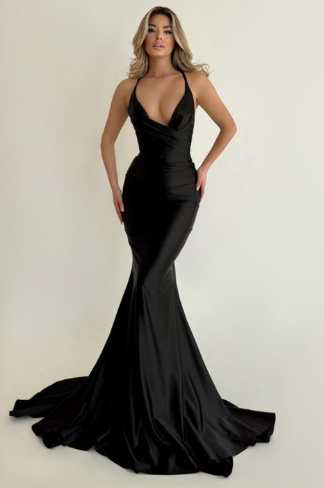 Simple Sexy Black Sleeveless Long Halter Pleated Prom Dress