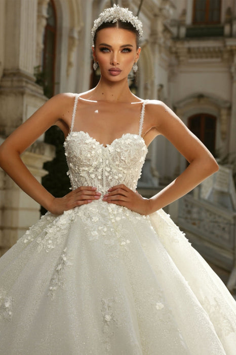 Spaghetti Strapes Sweetheart A-Line Appliques Lace Ball Gown Wedding Dress