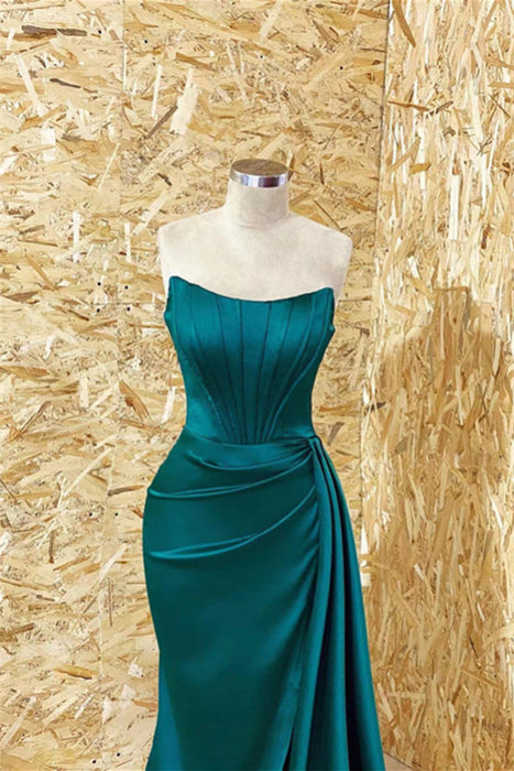 Stunning Emerald Green Strapless Mermaid Prom Gown with Elegant Pleats and Ruffles