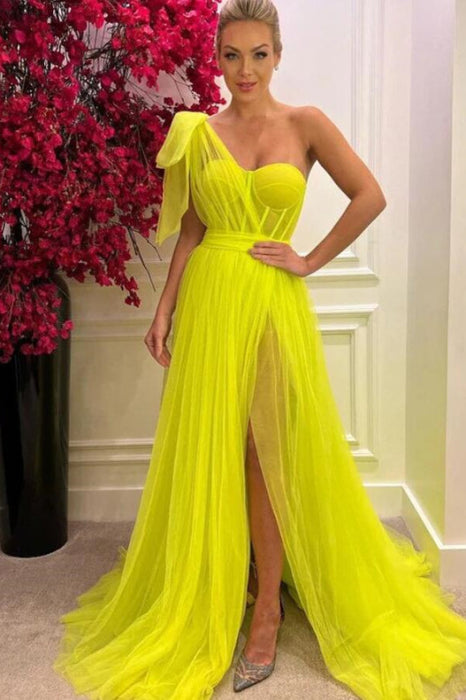 Stunning One-Shoulder Tulle A-Line Prom Gown with Elegant Split