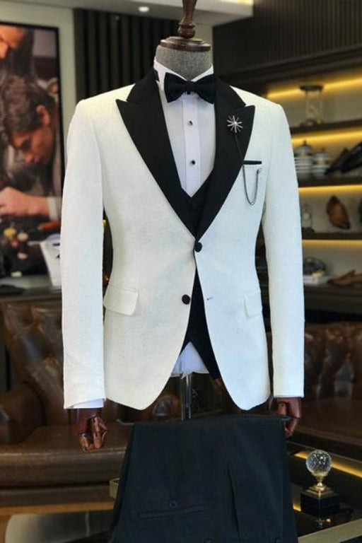 Knight Stylish White Peaked Lapel Three Pieces Jacquard Prom Suits