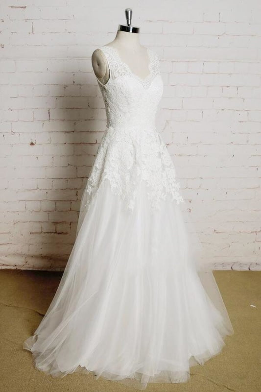 Chic V-neck Vintage Bohemian Wedding Dress With Sleeves - Bridelily