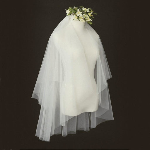 https://www.bridelily.com/cdn/shop/products/elegant-white-short-tulle-with-comb-wedding-veils-bridelily-377_512x512.jpg?v=1629971538