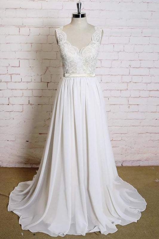 Latest V-neck Vintage Bohemian Wedding Dress With Sleeves - Bridelily