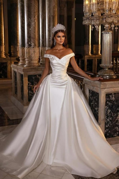 Gorgeous A-line Long Sleeves Lace Wedding Dress with detachable