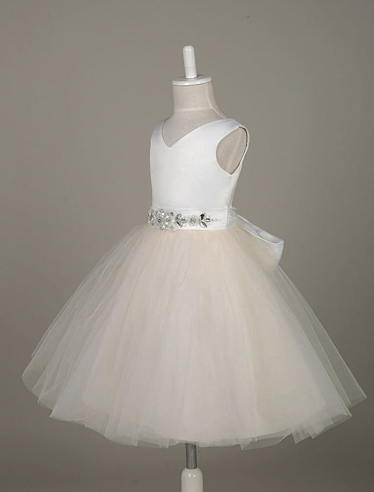 Flower Girl Dresses Tulle Satin V Neck Tutu Dress Ivory Beading Waist Sleeveless A Line Dinner Dress With Sash