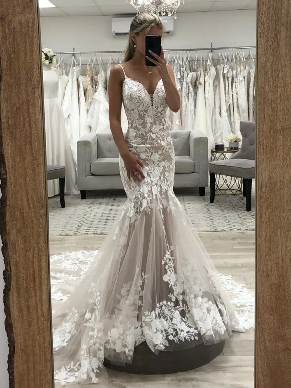 https://www.bridelily.com/cdn/shop/products/v-neck-mermaid-champagne-lace-long-prom-wedding-dresses-formal-evening-727_600x800.jpg?v=1670267836